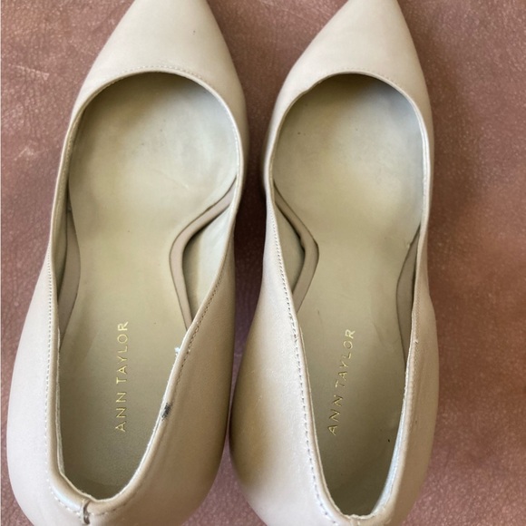Ann Taylor | Mae Nude Leather Pointed Toe Stiletto Pumps - Picture 4 of 8